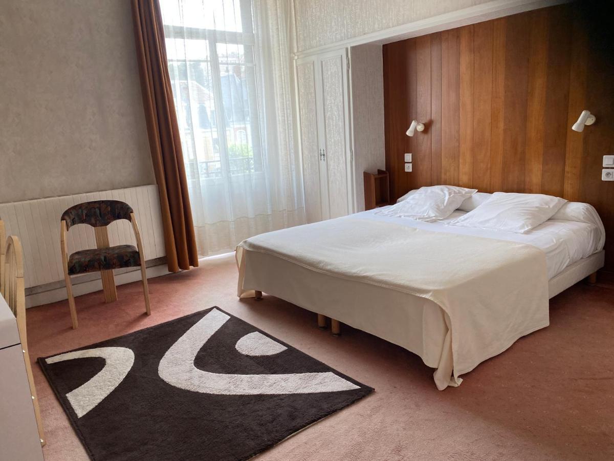 Hotel De Paris Chatel-Guyon Bagian luar foto