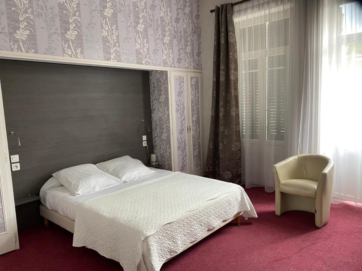 Hotel De Paris Chatel-Guyon Bagian luar foto