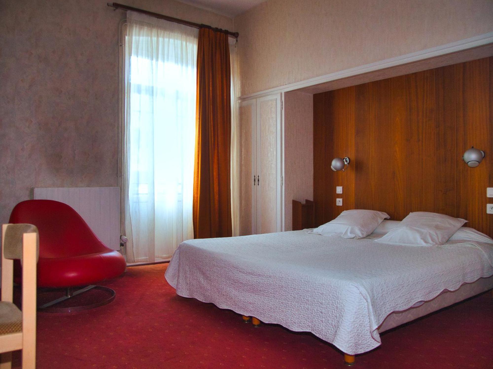 Hotel De Paris Chatel-Guyon Bagian luar foto
