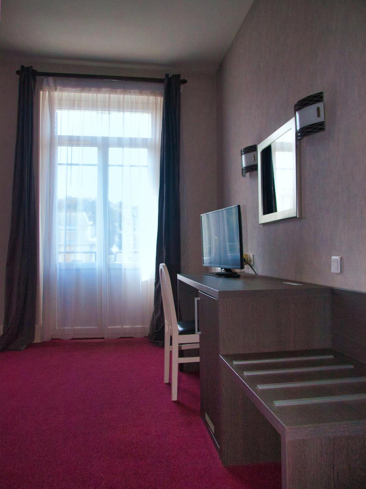 Hotel De Paris Chatel-Guyon Bagian luar foto